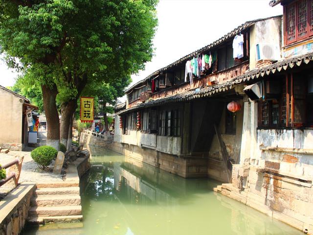 房子的装修是为了给居住者提供舒适，怎样布线合理？游戏画面